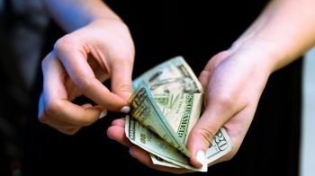 Mengungkap Faktor Apa Saja yang Mempengaruhi Nilai Tukar Rupiah: Panduan Navigasi Finansial di Tengah Badai Ekonomi Global